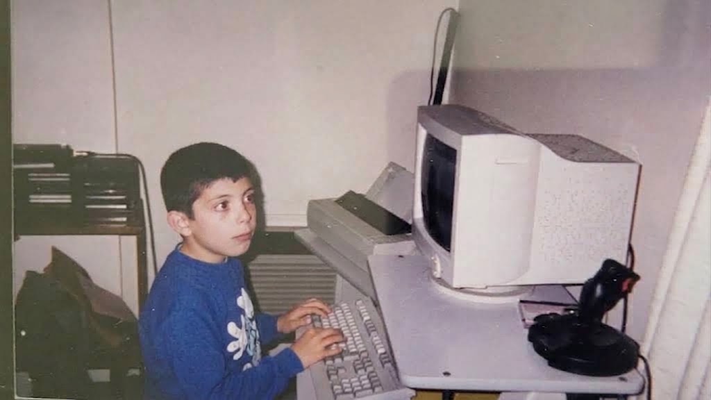 Çocukken bilgisayar başında